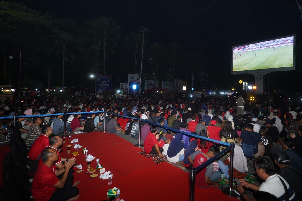 Foto 4 dari 9: Lagi, Pemkot Gelar Nobar Berhadiah, Pj Wali Kota: Ini Wujud Nasionalisme Kita Semua