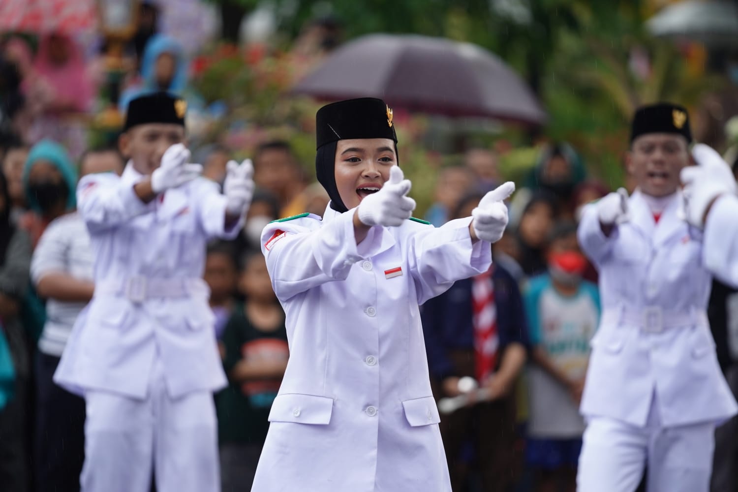 Foto 10 dari 10: Parade Senja Kembali Tersaji, Kali Ini Tim SMPN 4 dan MAN 2 Kota Madiun yang Unjuk Gigi