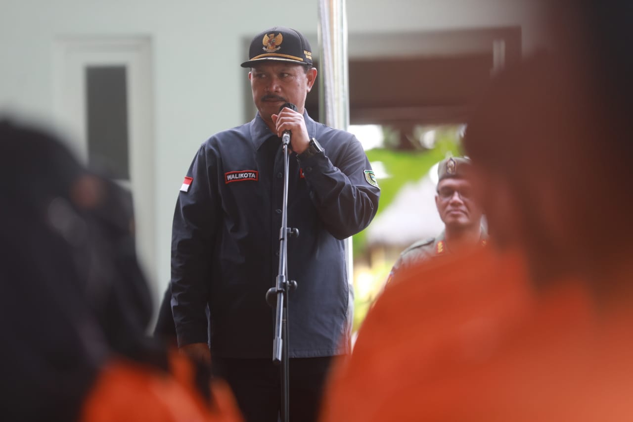 Foto 1 dari 11: Jelang Pergantian Tahun, Wali Kota Gelar Apel Pasukan Pengamanan Malam Tahun Baru