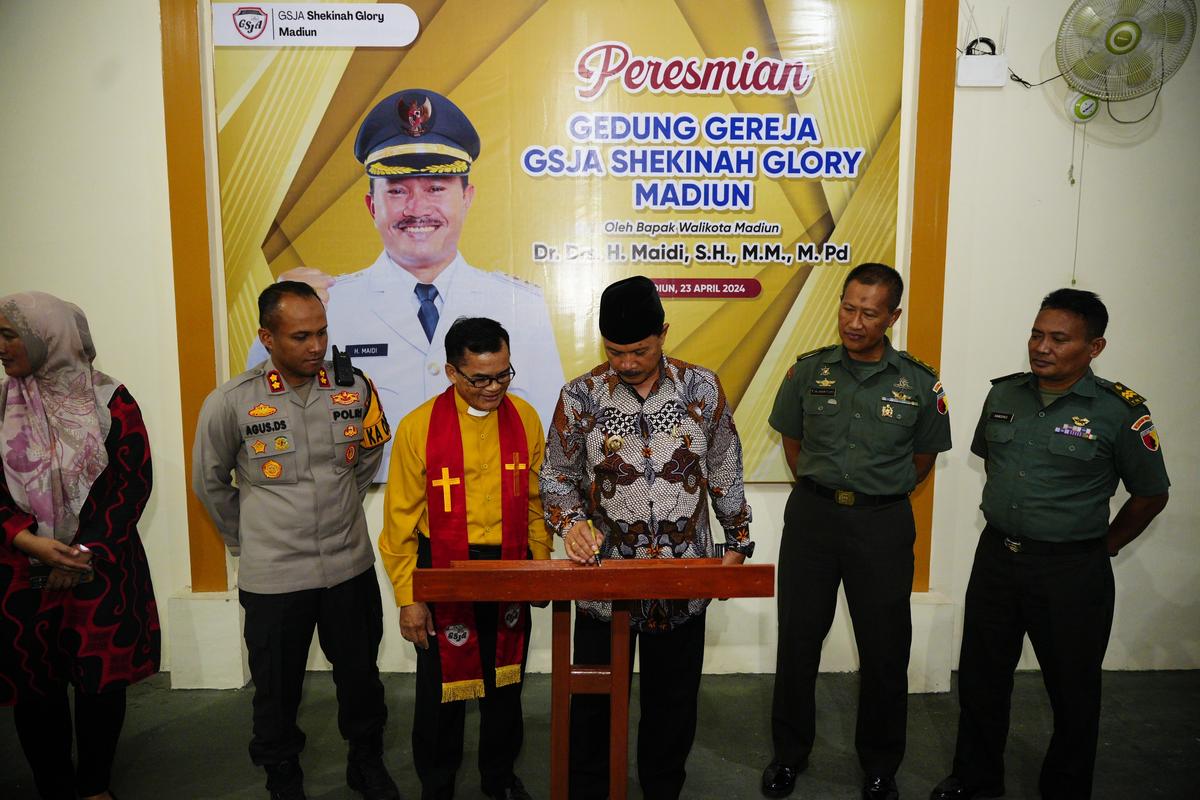 Resmikan GSJA Jemaat Shekinah Glory Madiun, Wali Kota Harap Beri Manfaat Untuk Semua
