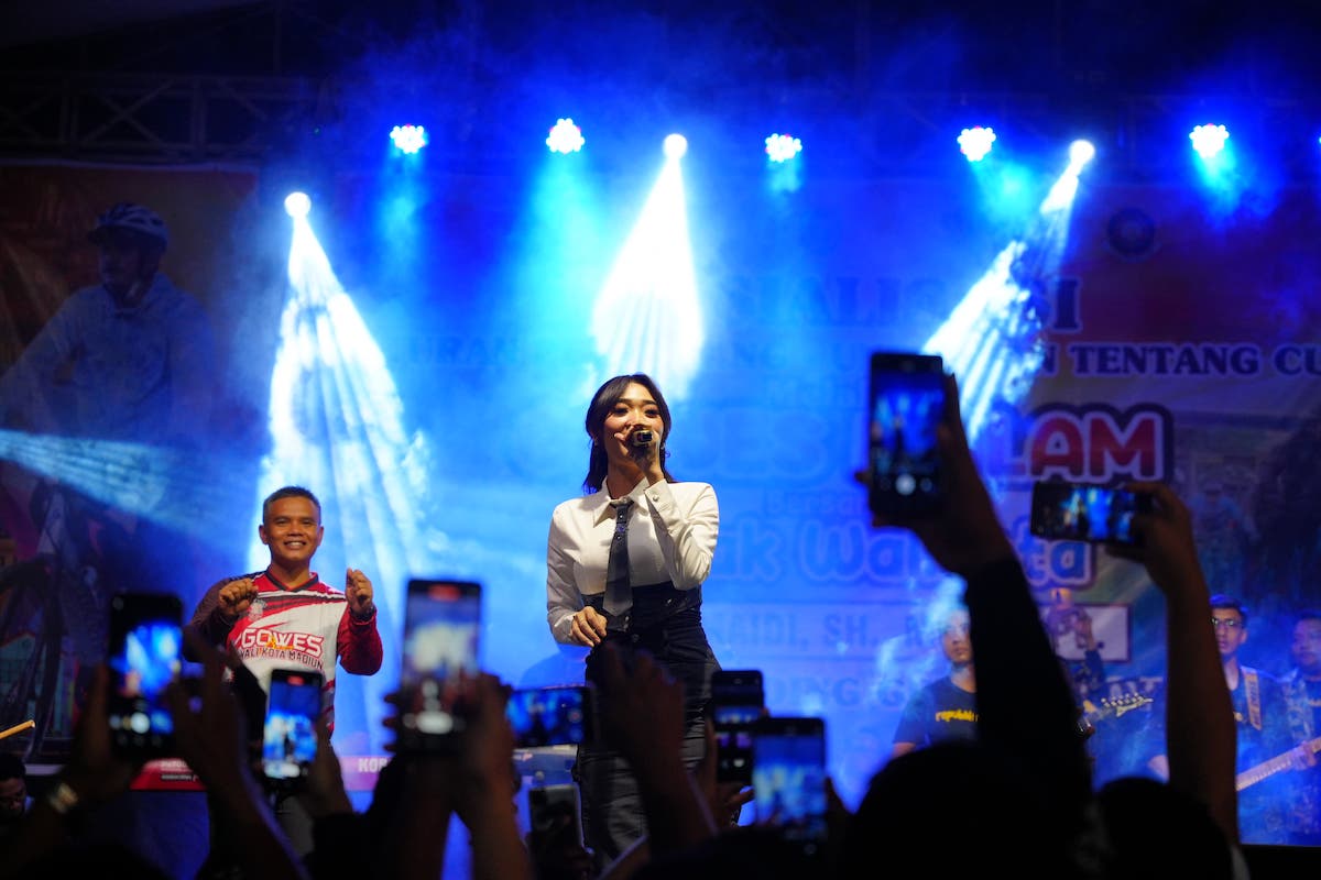 Foto 10 dari 23: Beragam Keseruan Gowes Malam, Wali Kota Apresiasi Antusiasme Masyarakat