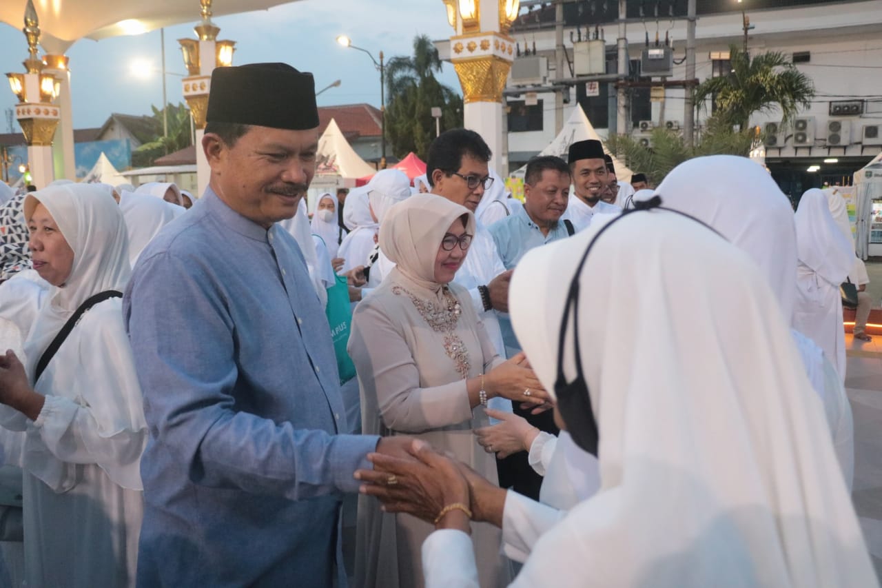 Foto 5 dari 14: Halal Bihalal dengan Pedagang PRC, Wali Kota Sampaikan Rencana Penyempurnaan Kawasan
