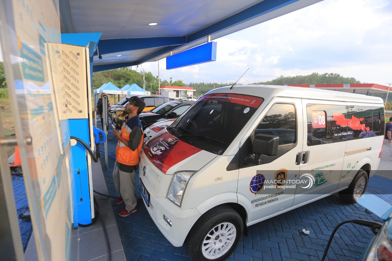 Foto 6 dari 6: Kampanye Mobil Listrik, ATPM Gelar Konvoi Jakarta-Bali