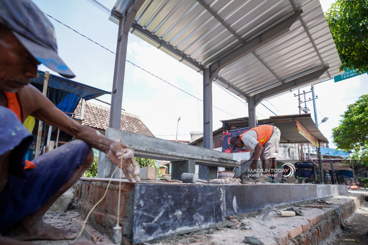 Foto 2 dari 5: Dua Halte Dalam Perbaikan, Delapan Lainnya Masuk Perencanaan