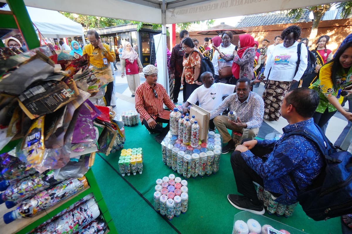 Foto 2 dari 8: Promosikan Produk UMKM Lokal, Wali Kota Ajak Tamu Negara Kunjungi Galeri Dekranasda