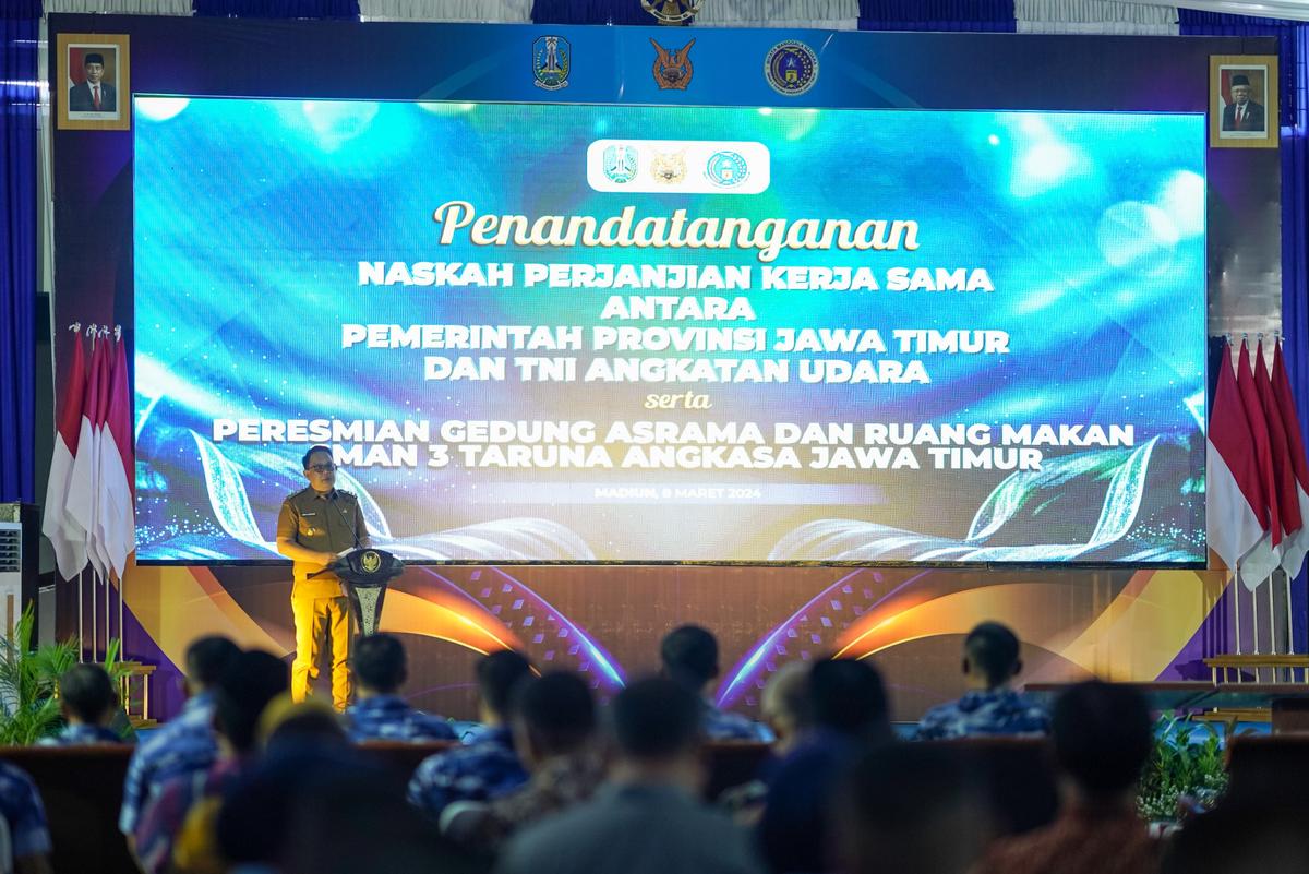 Foto 4 dari 9: Wali Kota Beri Apresiasi Penandatanganan Perjanjian Kerjasama Pemrov Jatim dan TNI AU