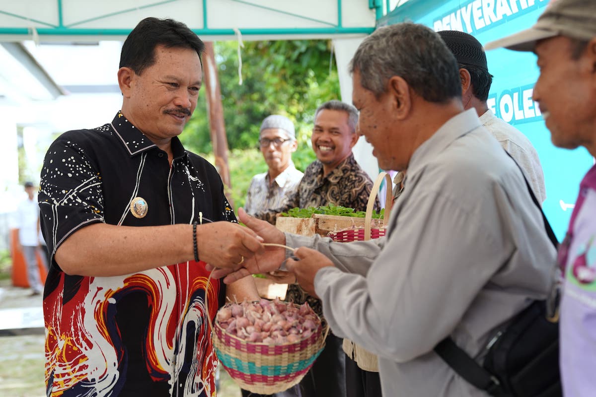 Foto 2 dari 9: Gelar Pembinaan Bagi Stakeholder dan SDM DKPP, Wali Kota Beri Evaluasi dan Pastikan Subsidi Pupuk Tambah Tahun Depan