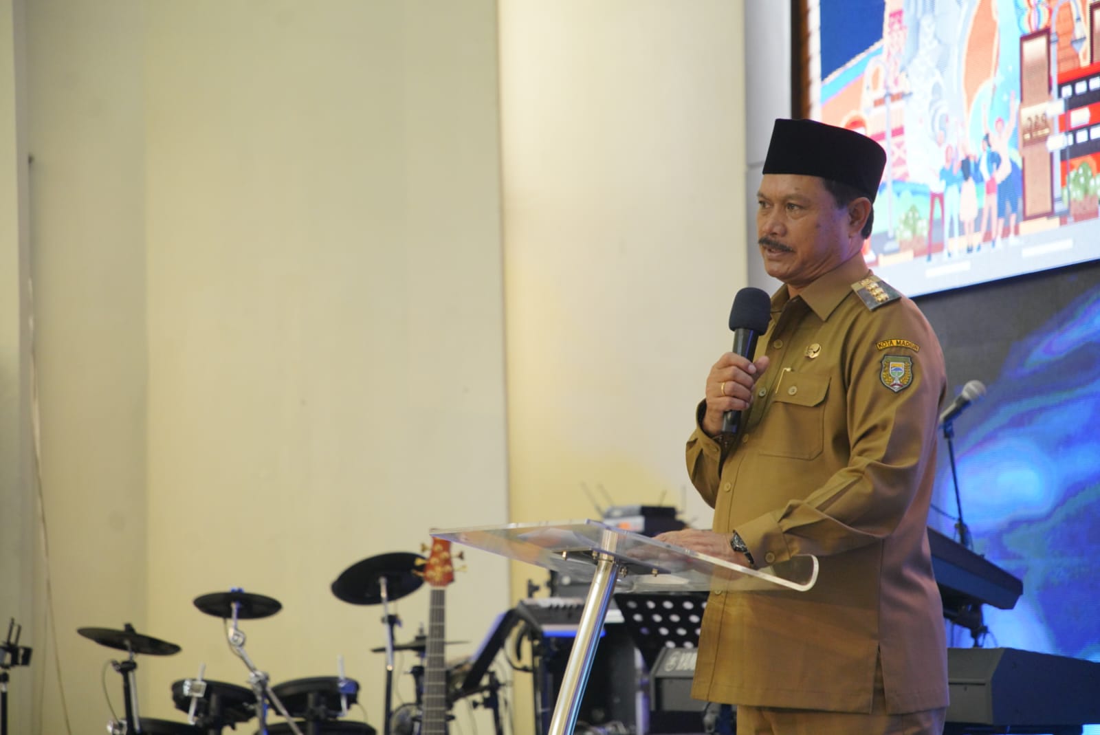 Foto 3 dari 8: Hadiri Pelantikan BAMAG Kota Madiun, Wali Kota Ajak Sinergi Dukung Pembangunan
