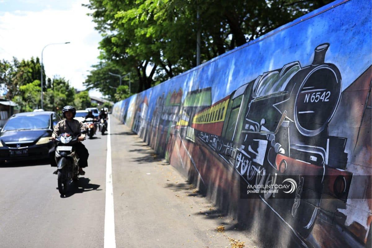 Foto 1 dari 9: Sudut Kota Kaya Warna