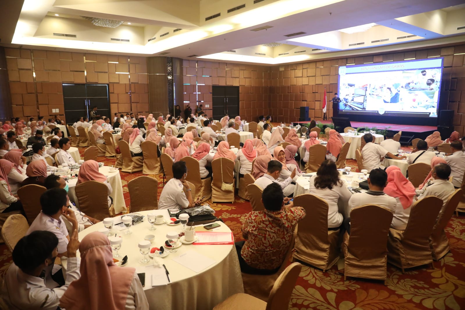 Foto 7 dari 9: Beri Arahan Evaluasi Pelayanan Publik, Wali Kota Ingatkan ASN Pelayan Masyarakat