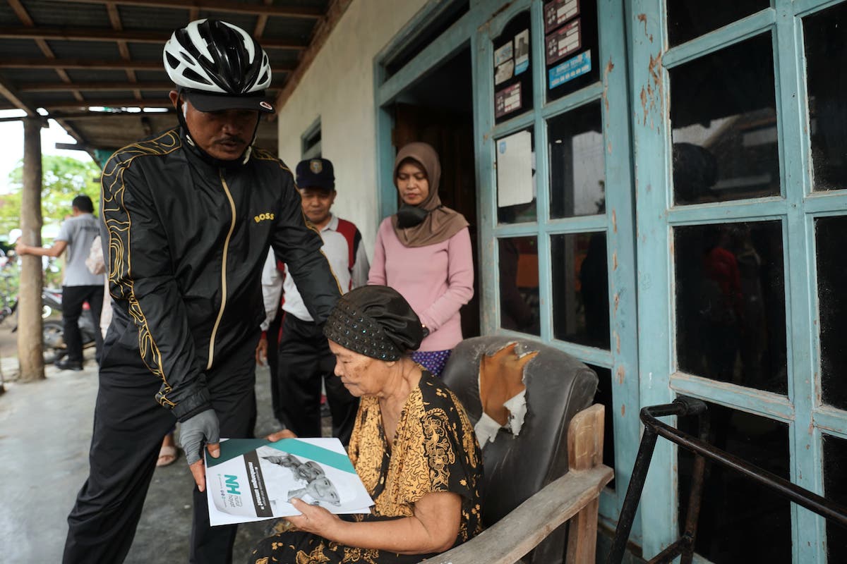 Foto 1 dari 9: Salurkan Bantuan ke Warga, Wali Kota: Pemerintah Hadir untuk Masyarakat