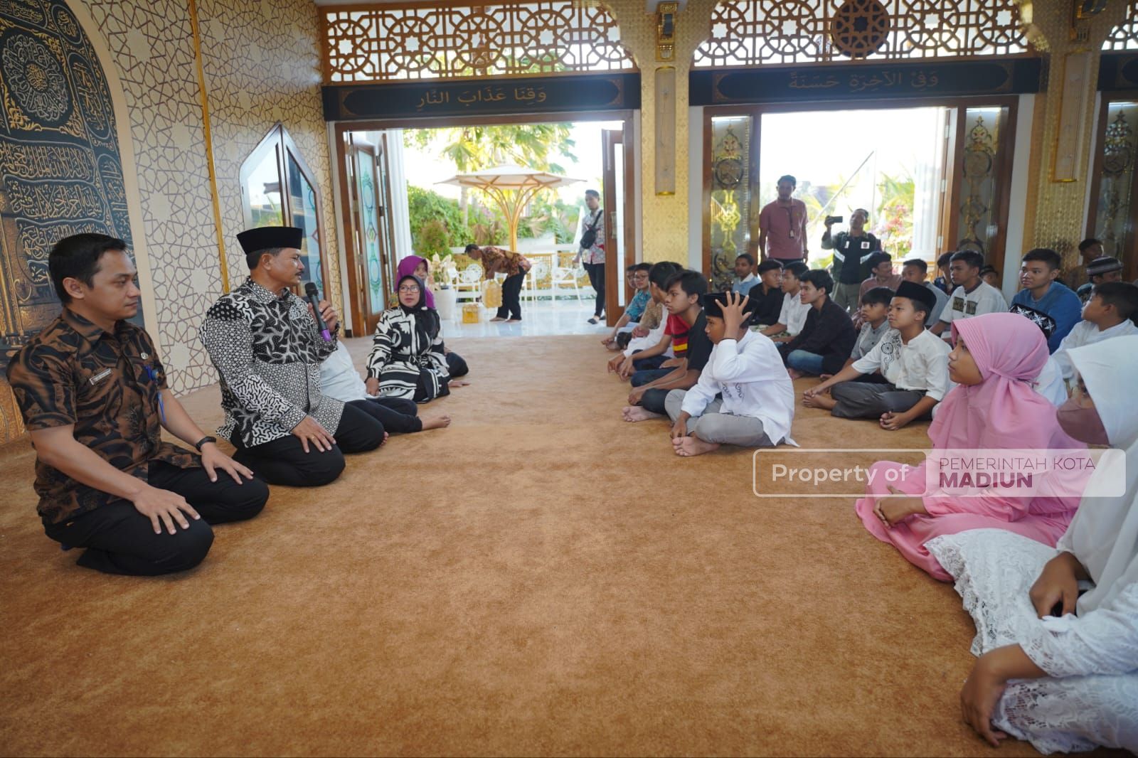 Foto 4 dari 9: Santuni Anak Yatim Piatu, Wali Kota Harap Beri Manfaat Bagi Kehidupan