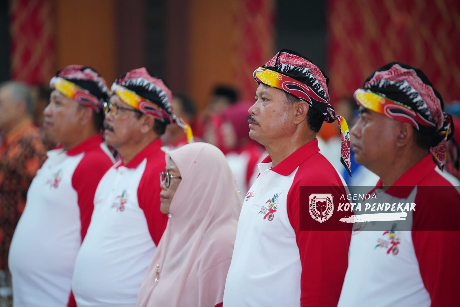 Foto 6 dari 9: Wali Kota Maidi Raih Penghargaan Pembina Koperasi di Gebyar Puncak Acara Peringatan Hari Koperasi Indonesia Ke 76 Jatim