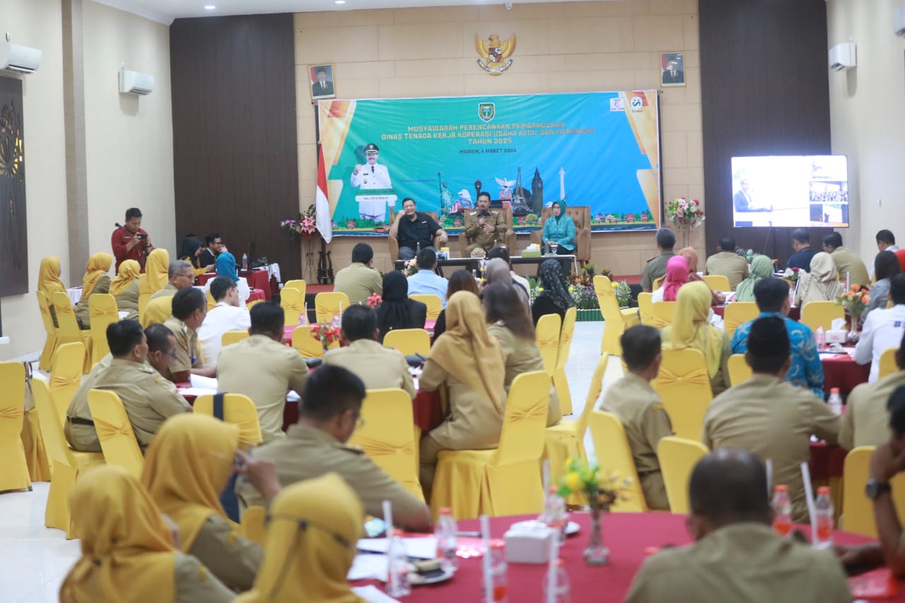 Foto 1 dari 12: Buka Musrenbang DisnakerKUKM, Wali Kota Harap Pengumpulan Bank Data Sebagai Acuan Pembangunan