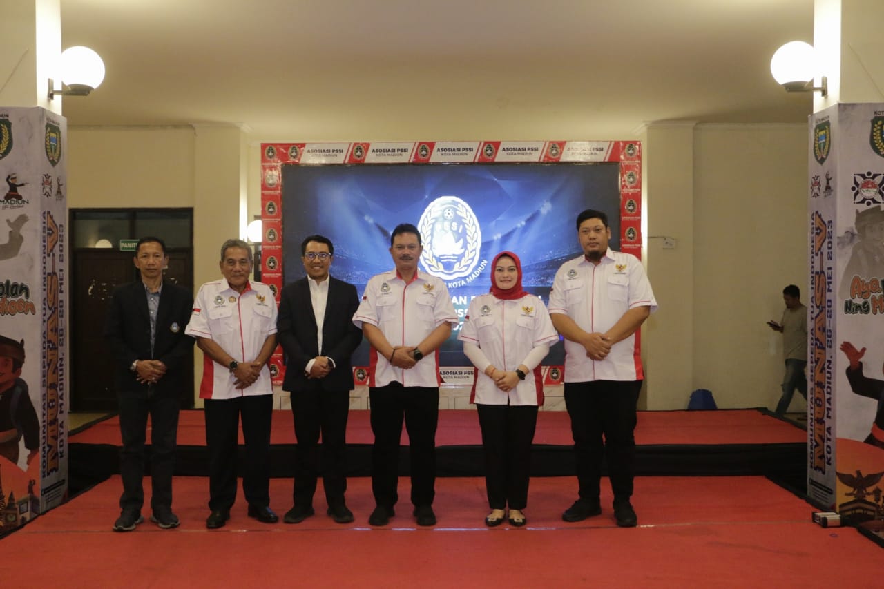 Foto 10 dari 10: Hadiri Pengukuhan Pengurus Askot PSSI, Wali Kota Maidi: Harus Berprestasi