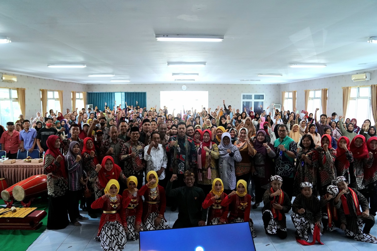 Foto 8 dari 9: Wujudkan Generasi Emas 2045, Wali Kota Beri Arahan Kepada Orangtua Siswa SMPN 14 Kota Madiun