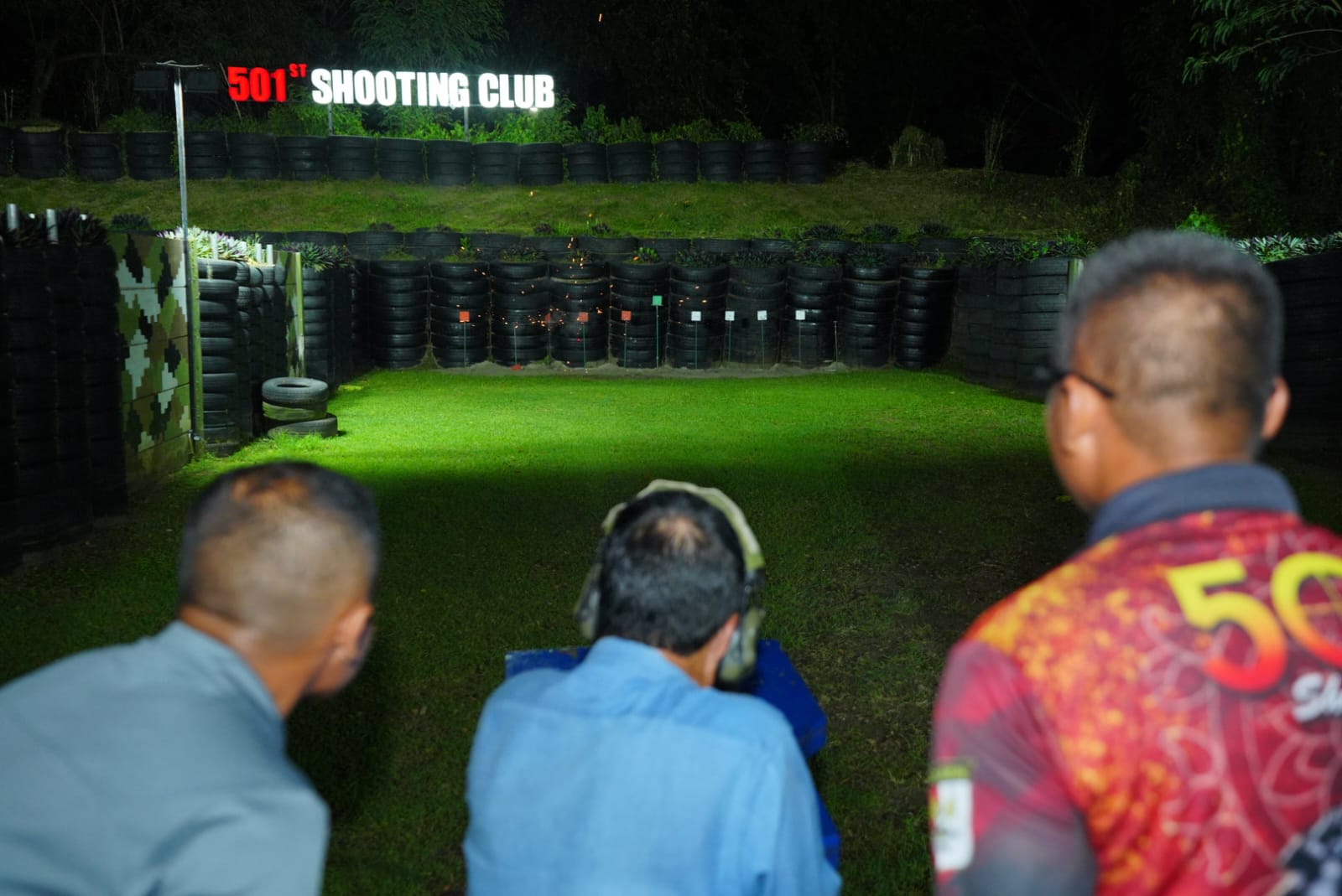 Foto 10 dari 10: Jalin Silaturahmi dan Sinergitas, Forkopimda Olahraga Menembak Bersama