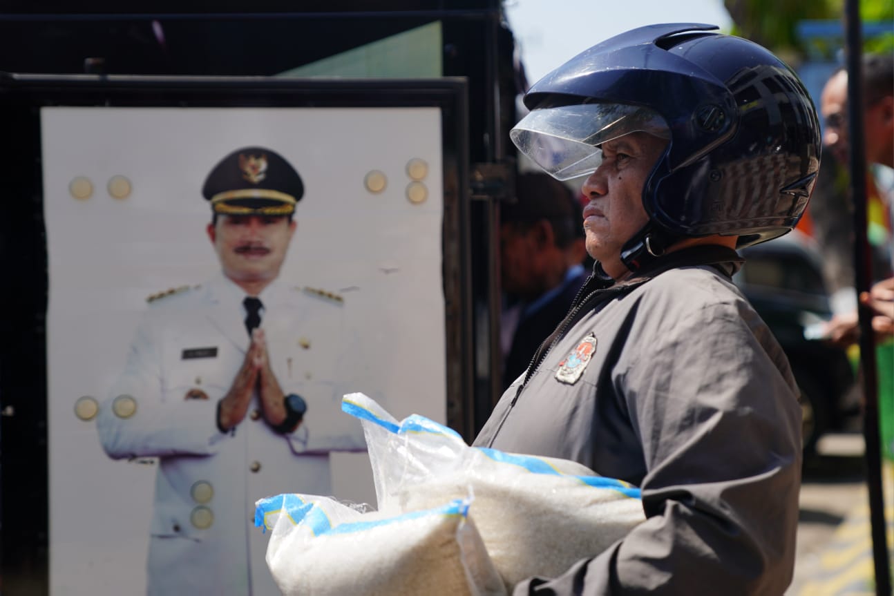 Foto 4 dari 10: Bersama Disdag, PPI Siapkan 500 Kilogram Beras Selama Gelar Operasi Pasar