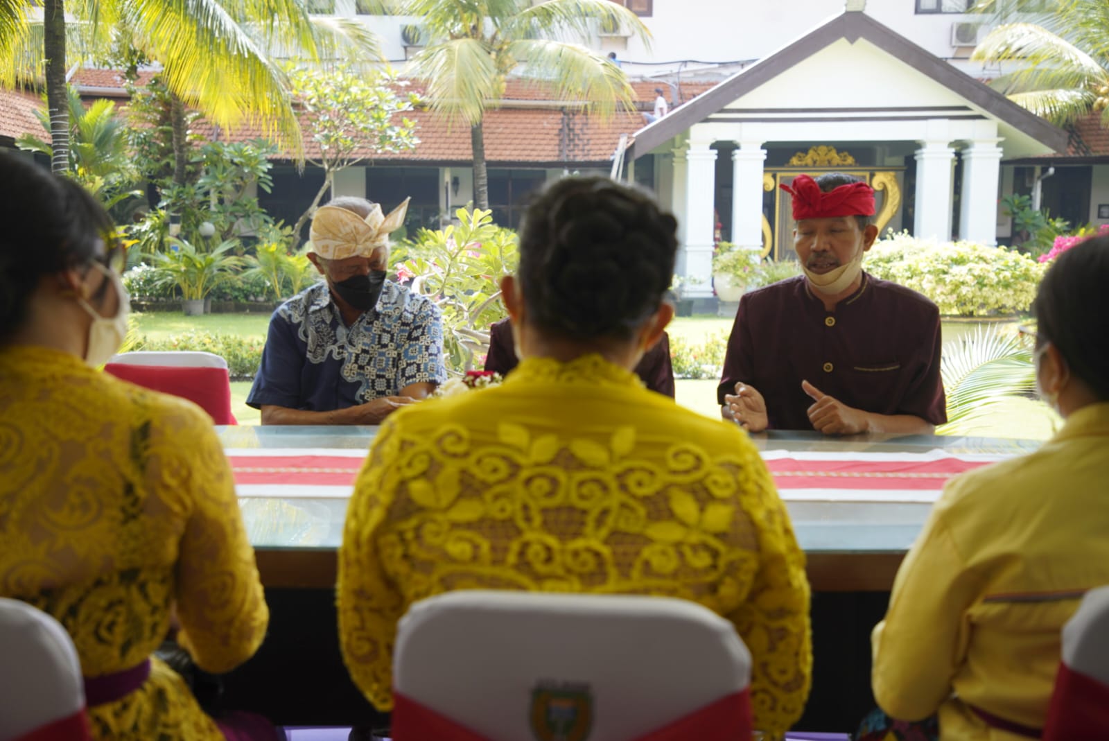 Foto 5 dari 6: Audiensi dengan PHDI Soal Pembangunan Pura, Wali Kota: Pemerintah Siap Bantu Asal Syarat Lengkap Semua