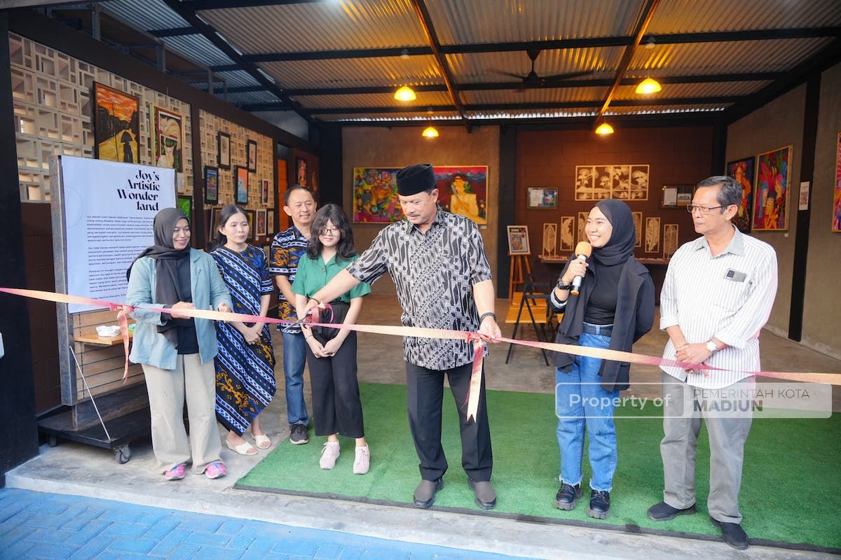 Dukung Karya Kreatif Anak Muda, Wali Kota Hadiri Pembukaan Pameran Tunggal Madiun Art Classes