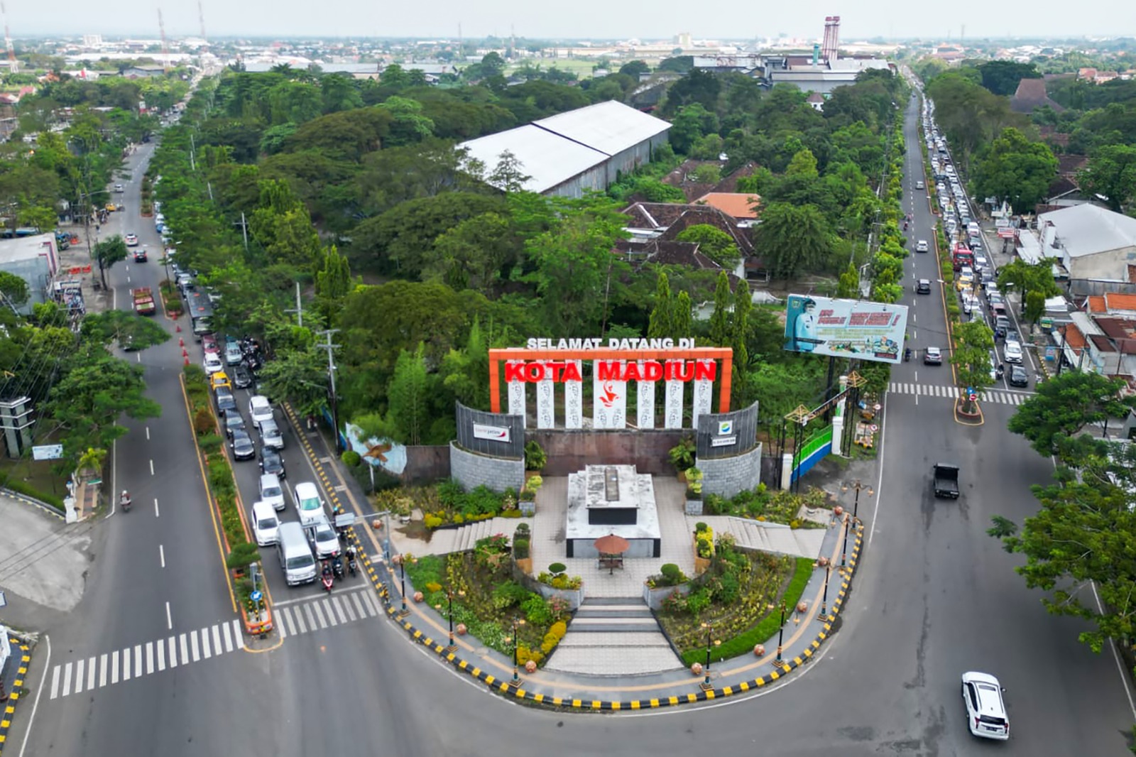 Foto 1 dari 5: Arus Balik Lebaran, Kepadatan Terpantau di Sejumlah Ruas Jalan