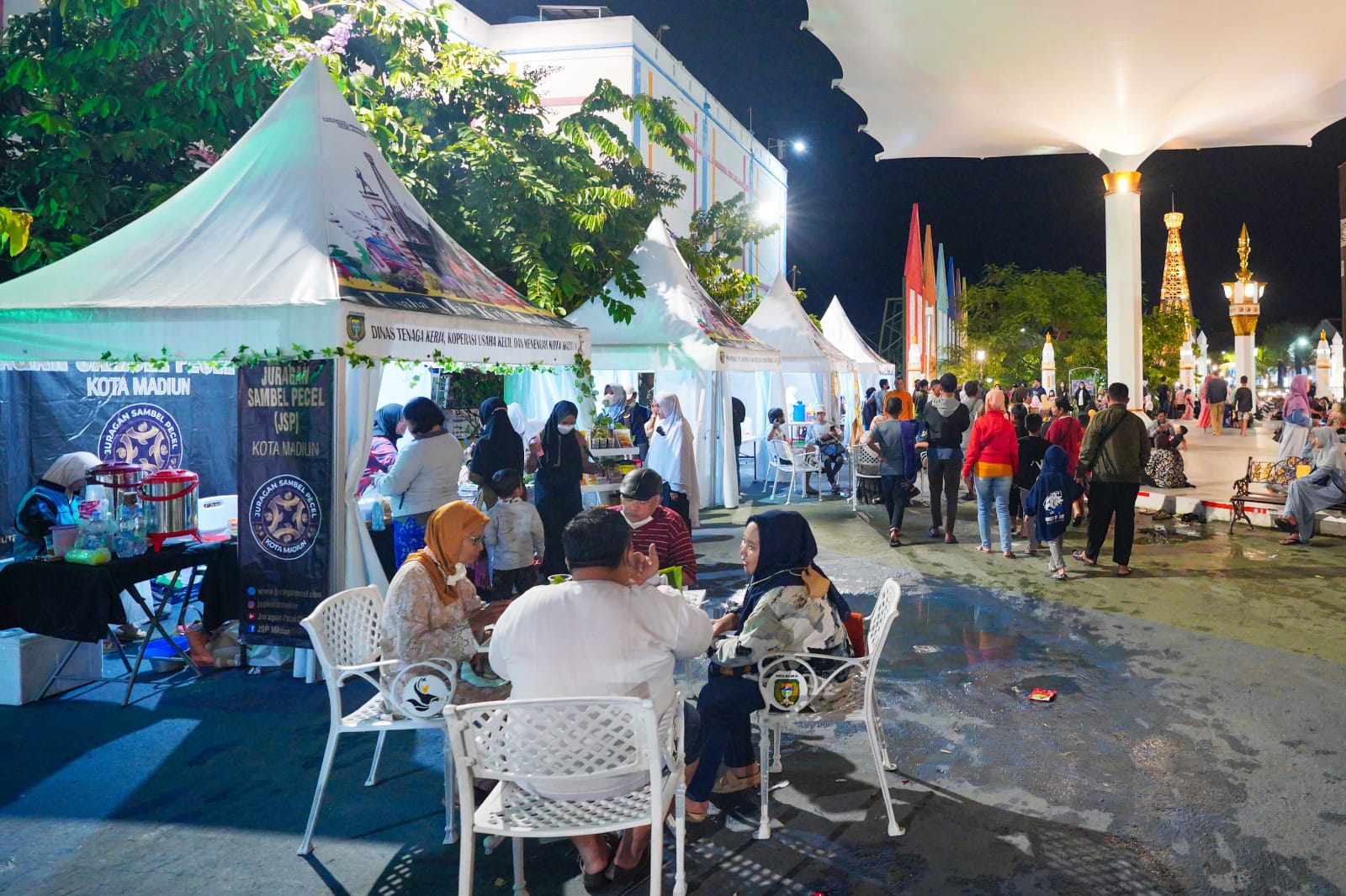 Foto 3 dari 3: Omset Pedagang PRC Sampai Rp 11 Juta Sehari, Disnaker Tambah Tenda di Lorong Sumber Wangi Libur Lebaran Nanti