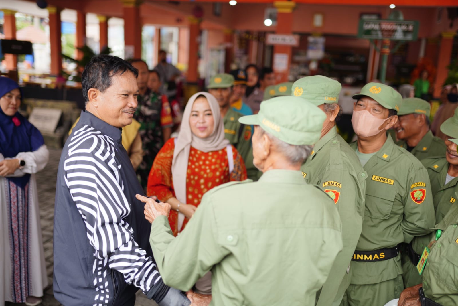 Foto 6 dari 11: Gowes Kota Kita di Tiga Kelurahan Jadi Ajang Ajang Serap Aspirasi Sekaligus Sosialisasi