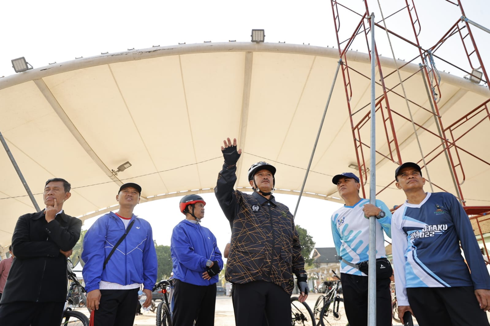 Foto 2 dari 9: Gowes Pagi, Wali Kota Cek Proyek Pembangunan Kota