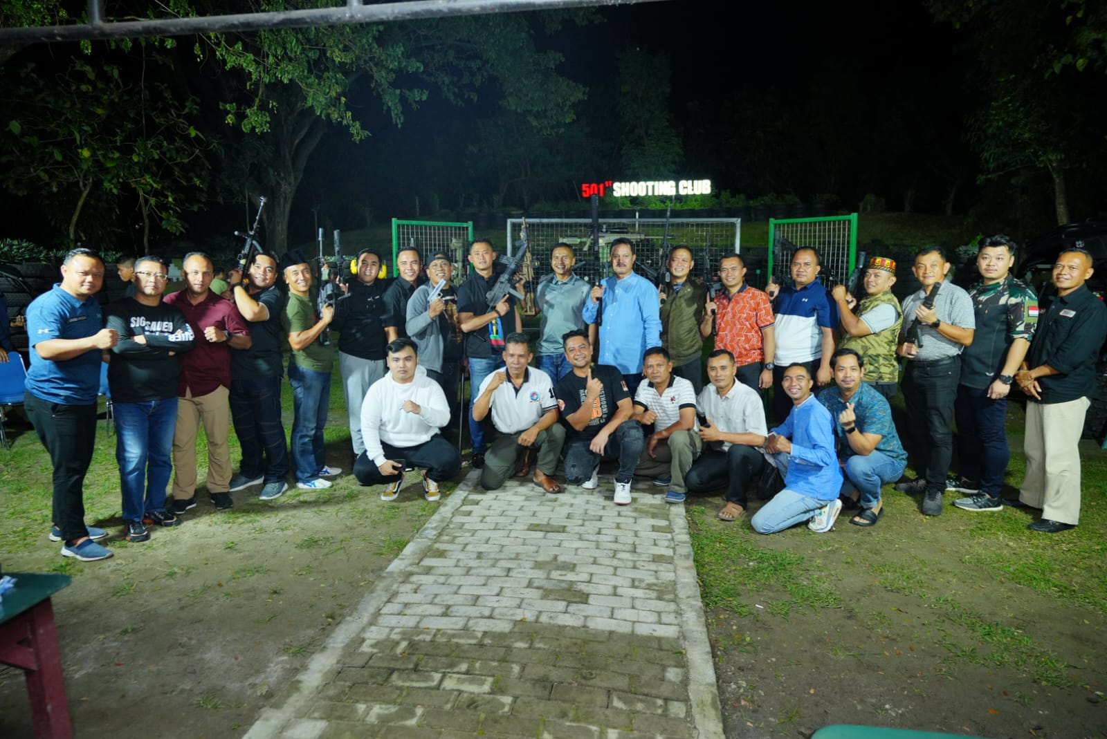 Foto 3 dari 10: Jalin Silaturahmi dan Sinergitas, Forkopimda Olahraga Menembak Bersama