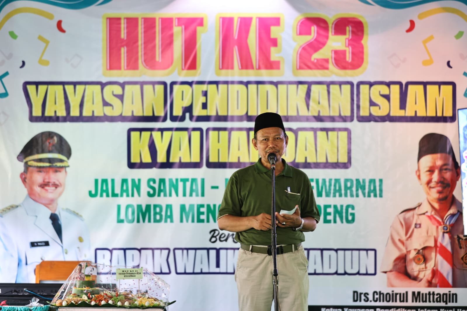 Foto 3 dari 8: Hadiri Pembukaan HUT ke-23 Yayasan Pendidikan Islam Kyai Hamdani, Wali Kota Turut Bagi Hadiah dan Susu Sntuk Siswa-Siswi