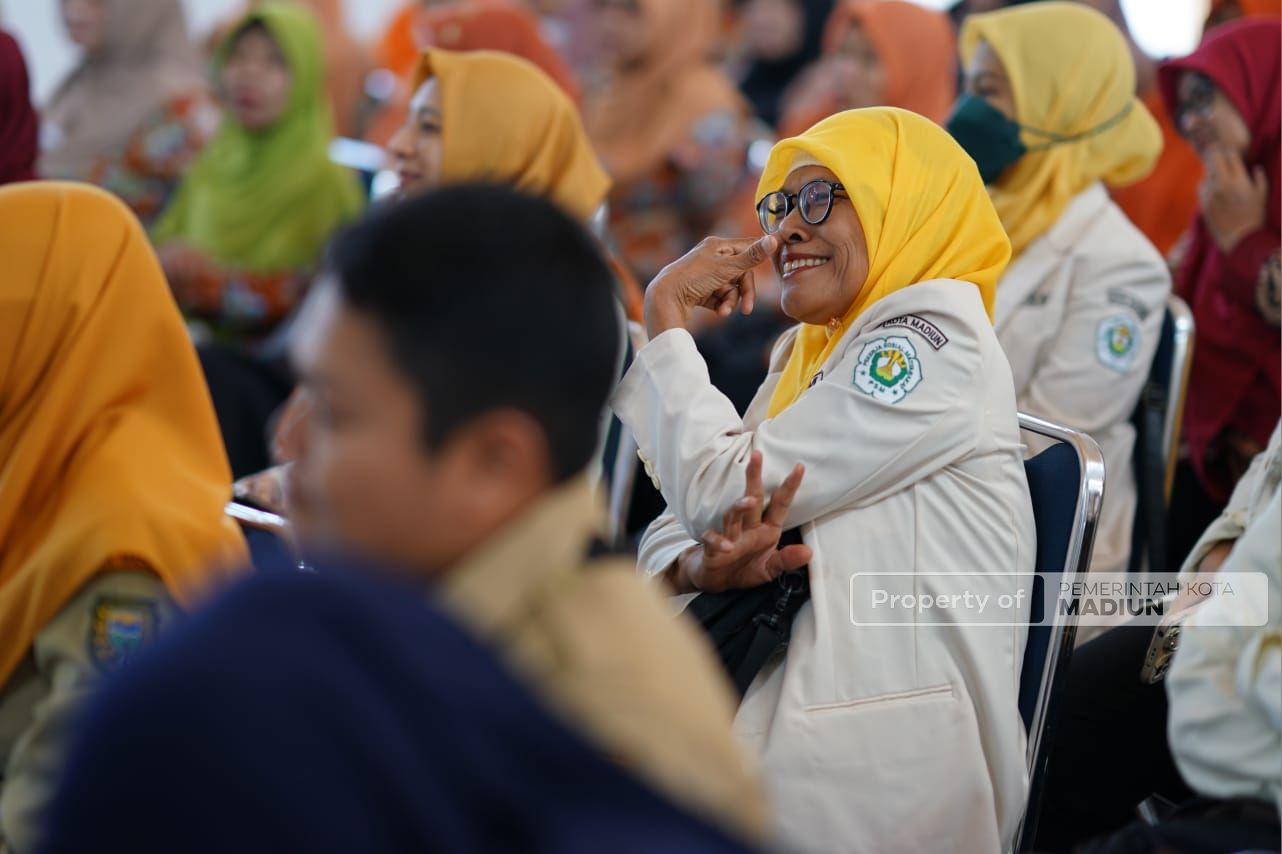 Foto 3 dari 9: Cangkrukan Bersama Wali Kota Hadir Kembali, Wali Kota Temui Masyarakat di Kelurahan Banjarejo dan Taman Kali Ini