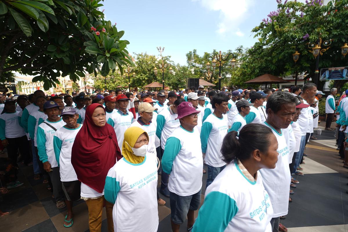 Foto 1 dari 9: Apel Peringatan Hari Peduli Sampah Nasional, Wali Kota: Petugas Sampah Itu Pahlawan Lingkungan