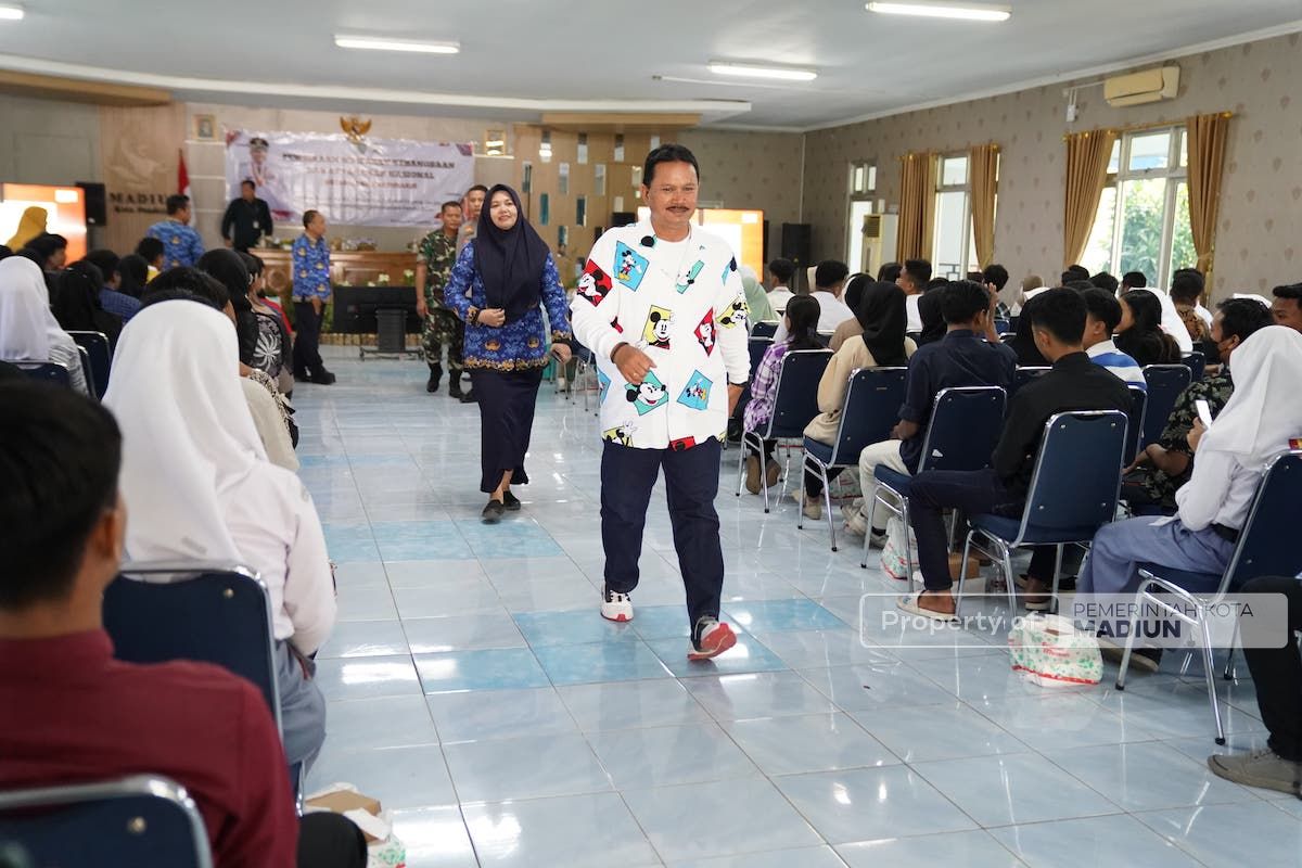 Foto 8 dari 9: Sosialisasi Wawasan Kebangsaan, Wali Kota Ajak Pemilih Pemula Jadi Generasi yang Cerdas dan Kritis