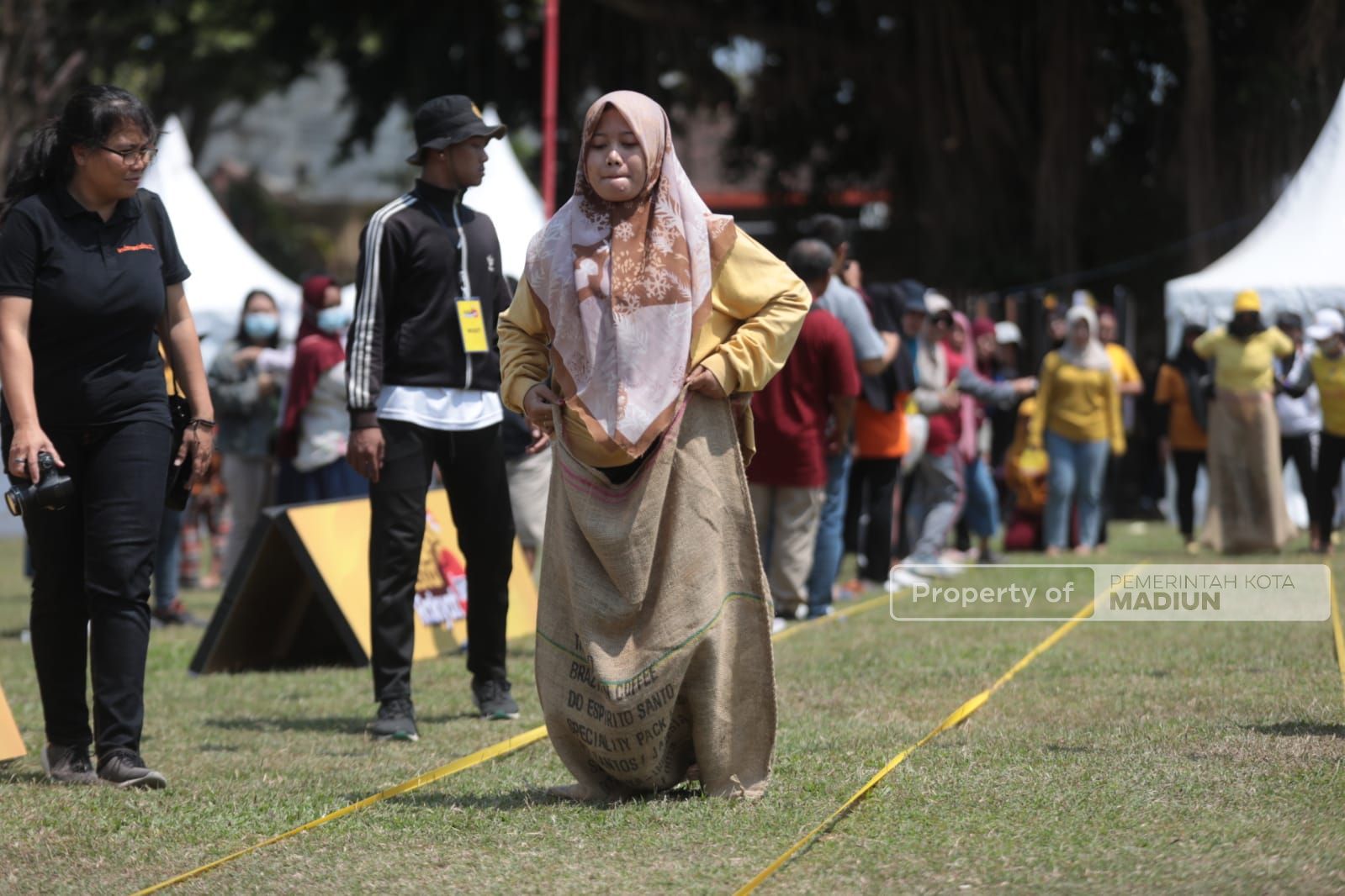 Foto 13 dari 13: Wali Kota Ikuti Kemeriahan Pesta Rakyat IM3 Di Gulun