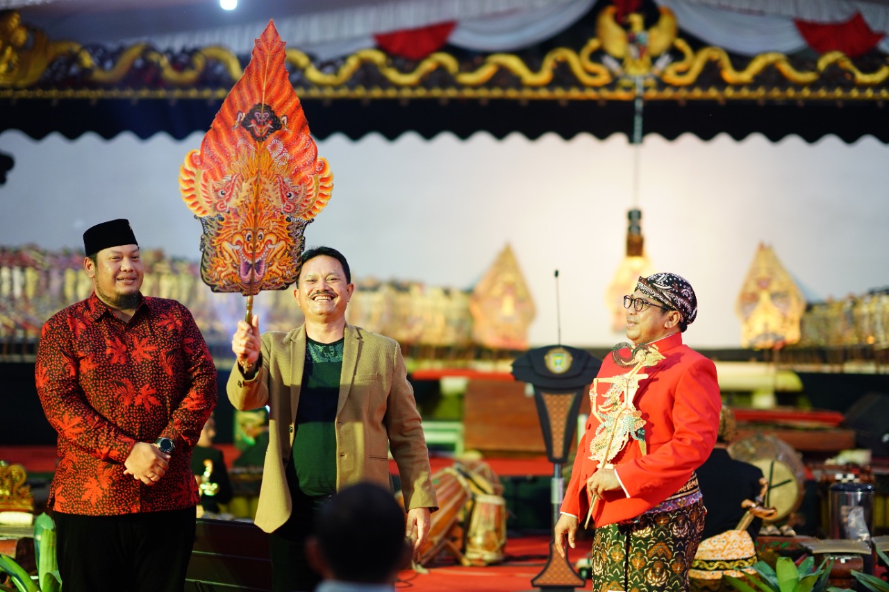 Gelaran Wayang Kulit Tandai Puncak Peringatan Hari Jadi ke-3 DPRD Kota Madiun