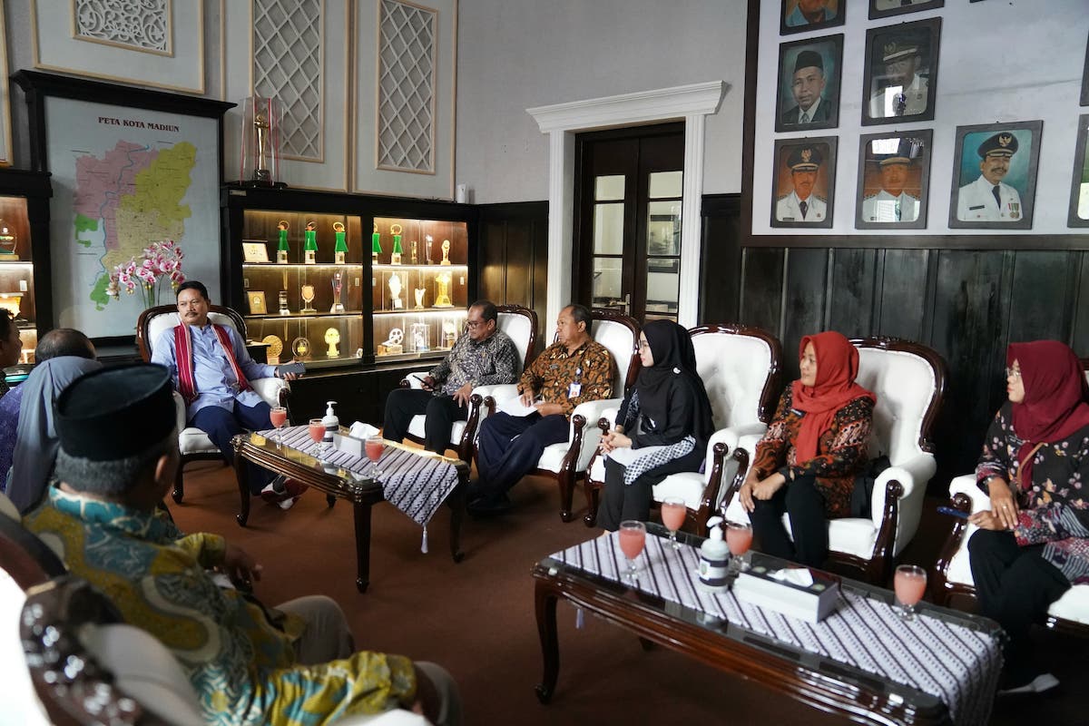 Foto 2 dari 7: Audiensi dengan KPU Kota Madiun, Wali Kota Turut Ajak Masyarakat Jangan Sampai Golput