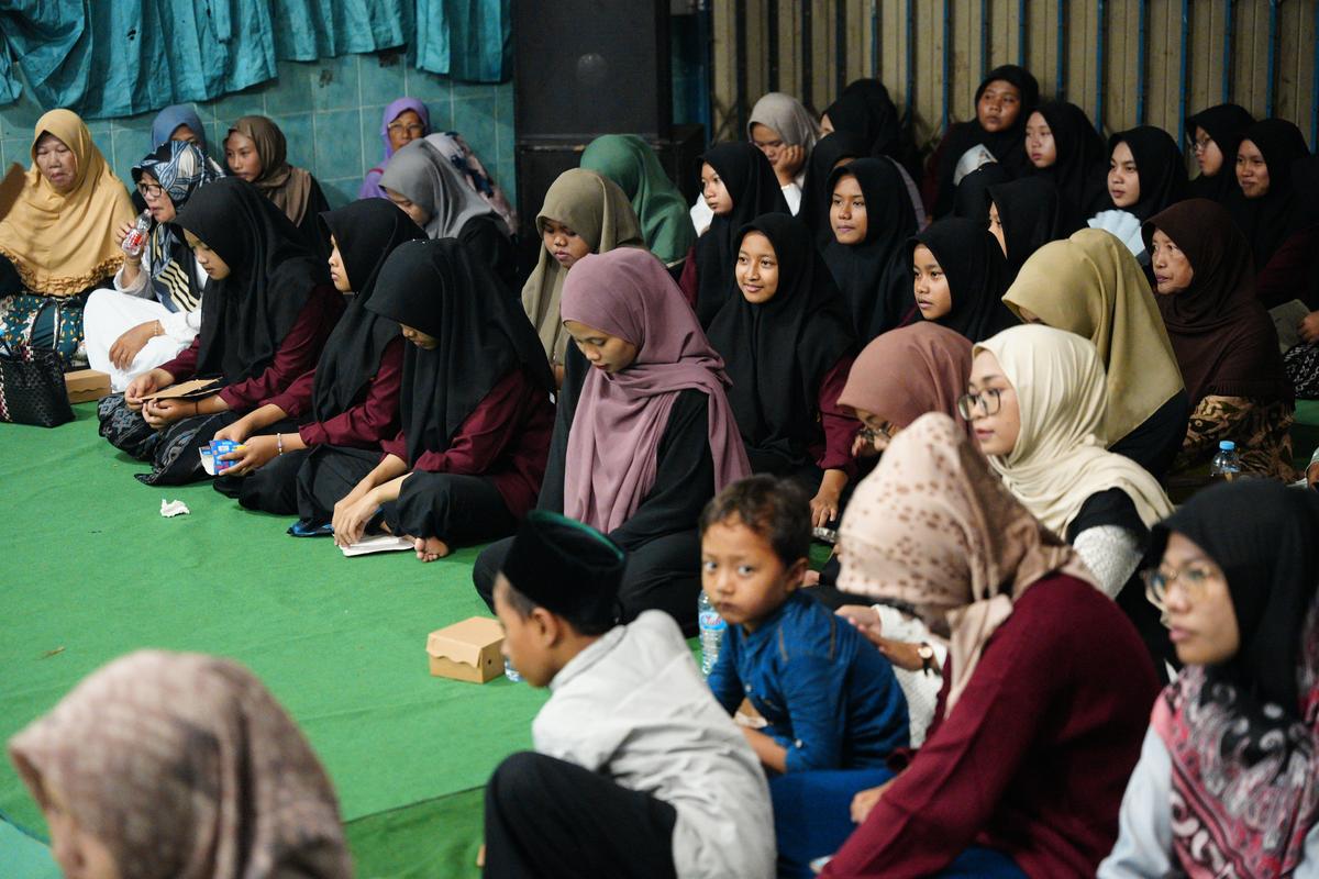 Foto 5 dari 7: Wali Kota Hadiri Haul Muassis Al Maghfurlah Ponpes Kanzul Ulum