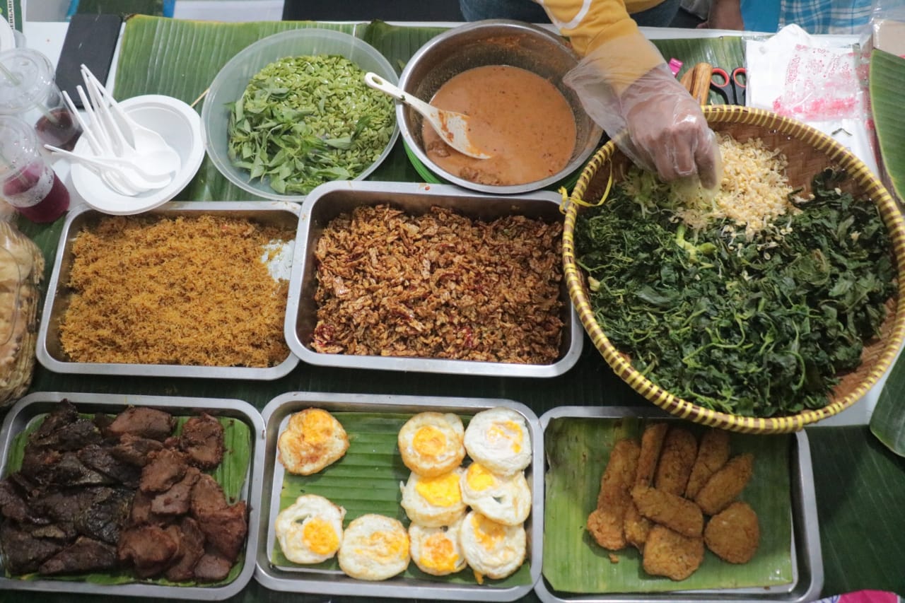 Foto 2 dari 8: Jangan Khawatir, Festival Pecel Pincuk Masih Digelar hingga 29 April