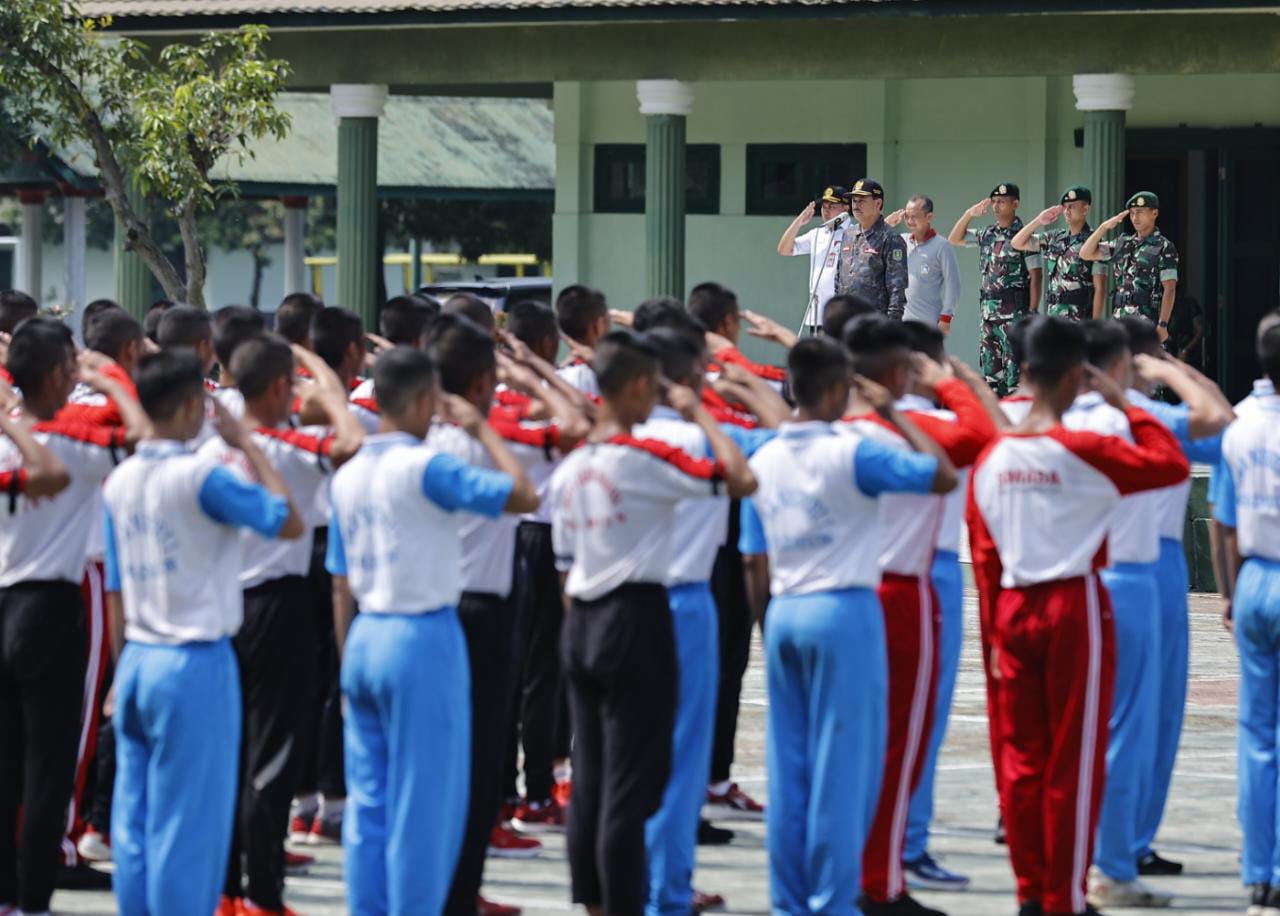 Foto 2 dari 7: Tingkatkan Kualitas Paskibra, Pemkot Gelar Seleksi di Yonif Para Raider 501 Bajra Yudha