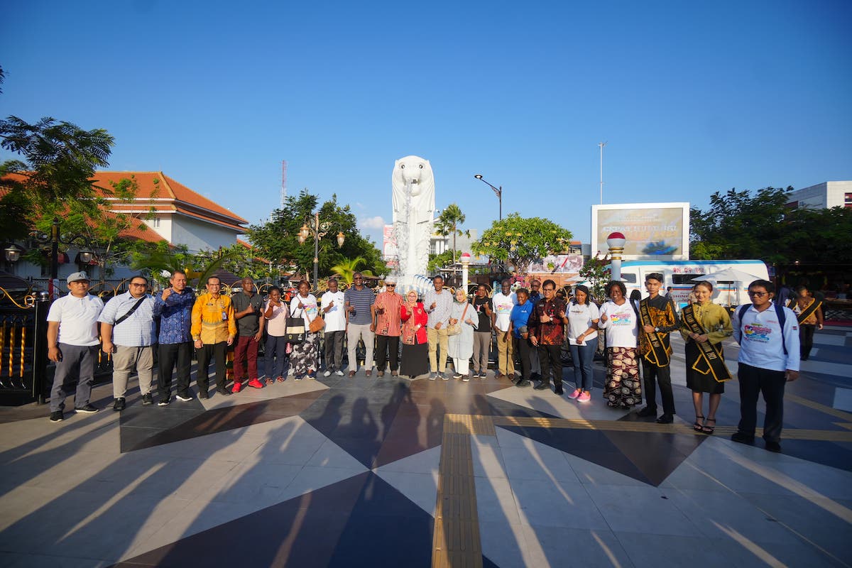 Foto 8 dari 8: Promosikan Produk UMKM Lokal, Wali Kota Ajak Tamu Negara Kunjungi Galeri Dekranasda