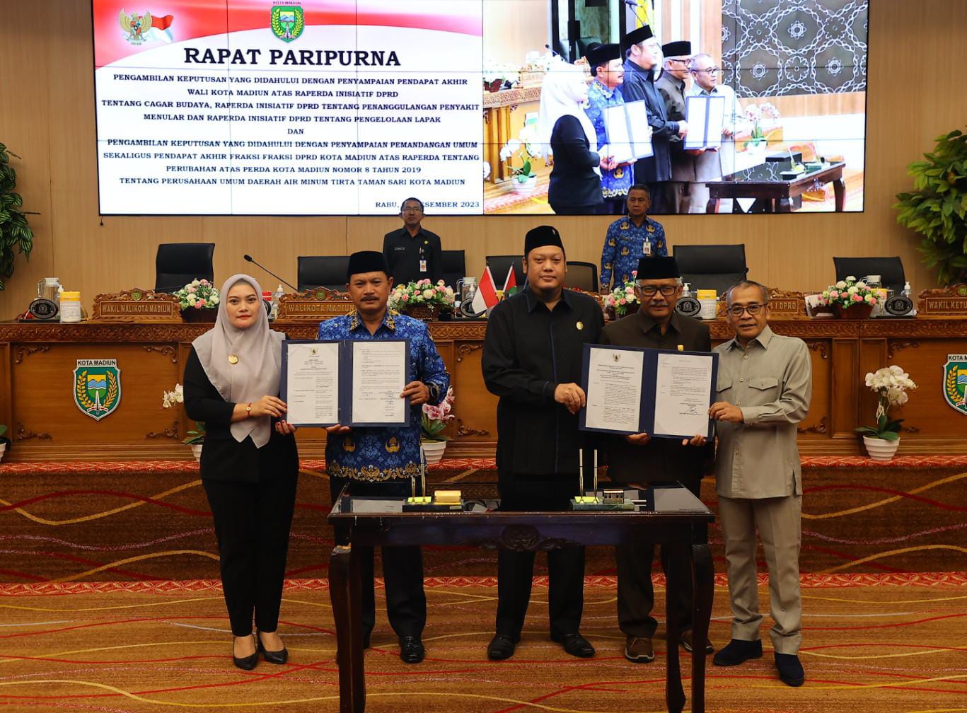 Foto 5 dari 9: Rapat Paripurna Bahas Sejumlah Raperda, Pemkot-DPRD Fokus Peningkatan Kesejahteraan Masyarakat