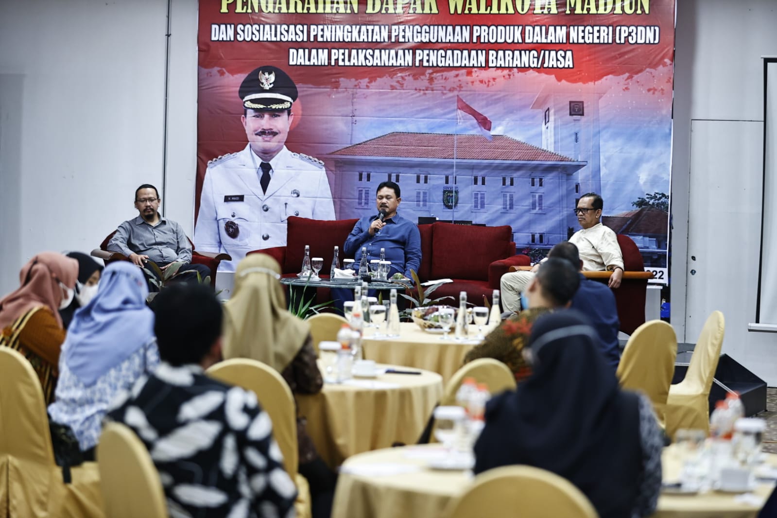 Foto 7 dari 7: Tingkatkan Penggunaan Produk Dalam Negeri, Wali Kota Beri Arahan Pejabat Pengadaan