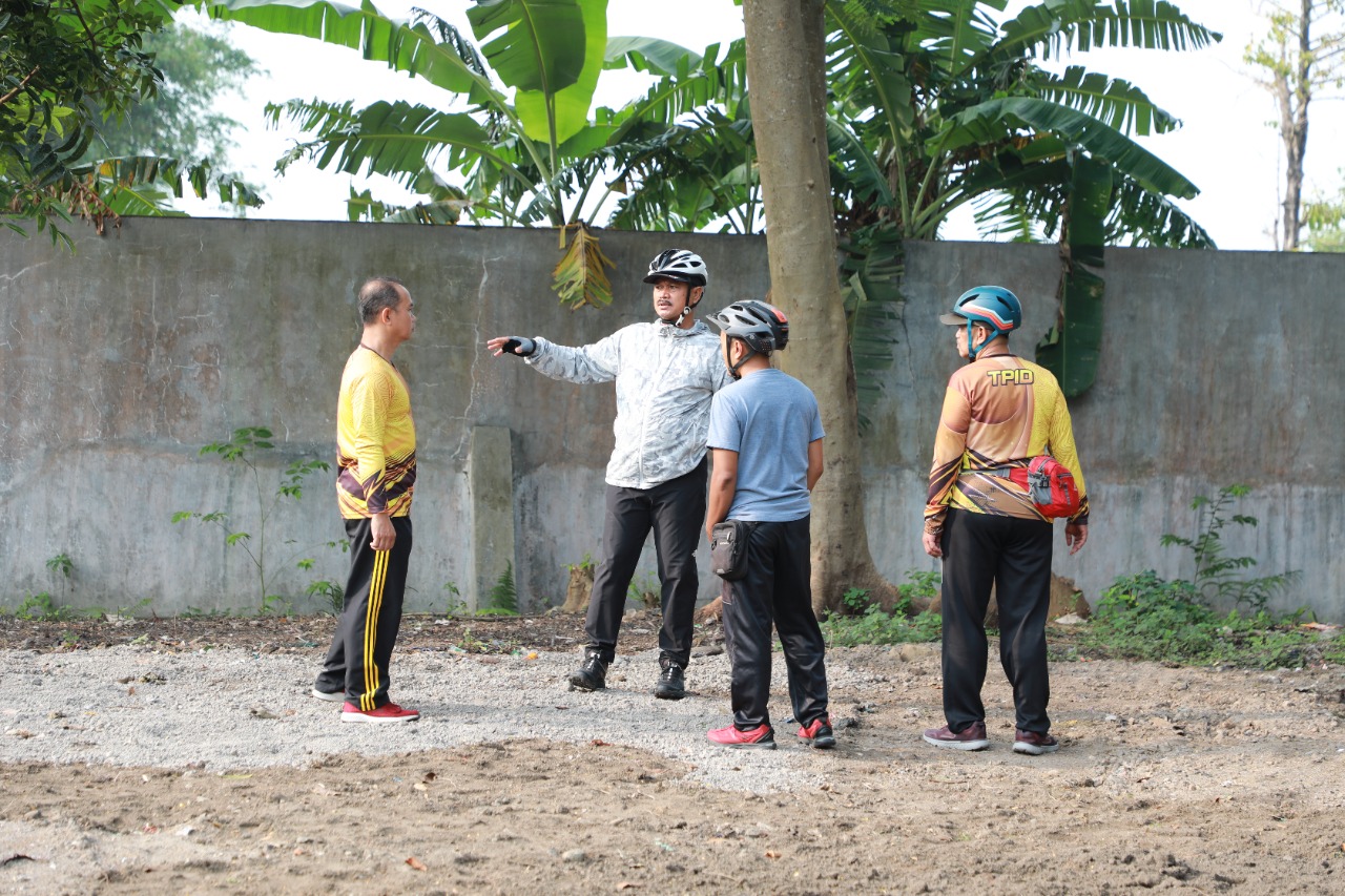 Foto 1 dari 10: Wali Kota Gowes Pagi Sembari Monitoring Proyek Pembangunan