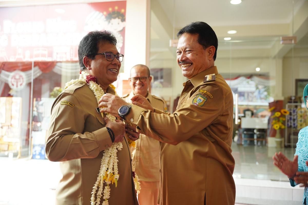 Foto 6 dari 8: Resmikan Gedung Dekranasda, Wali Kota Berharap Bawa Kemajuan untuk UMKM Kota Pendekar