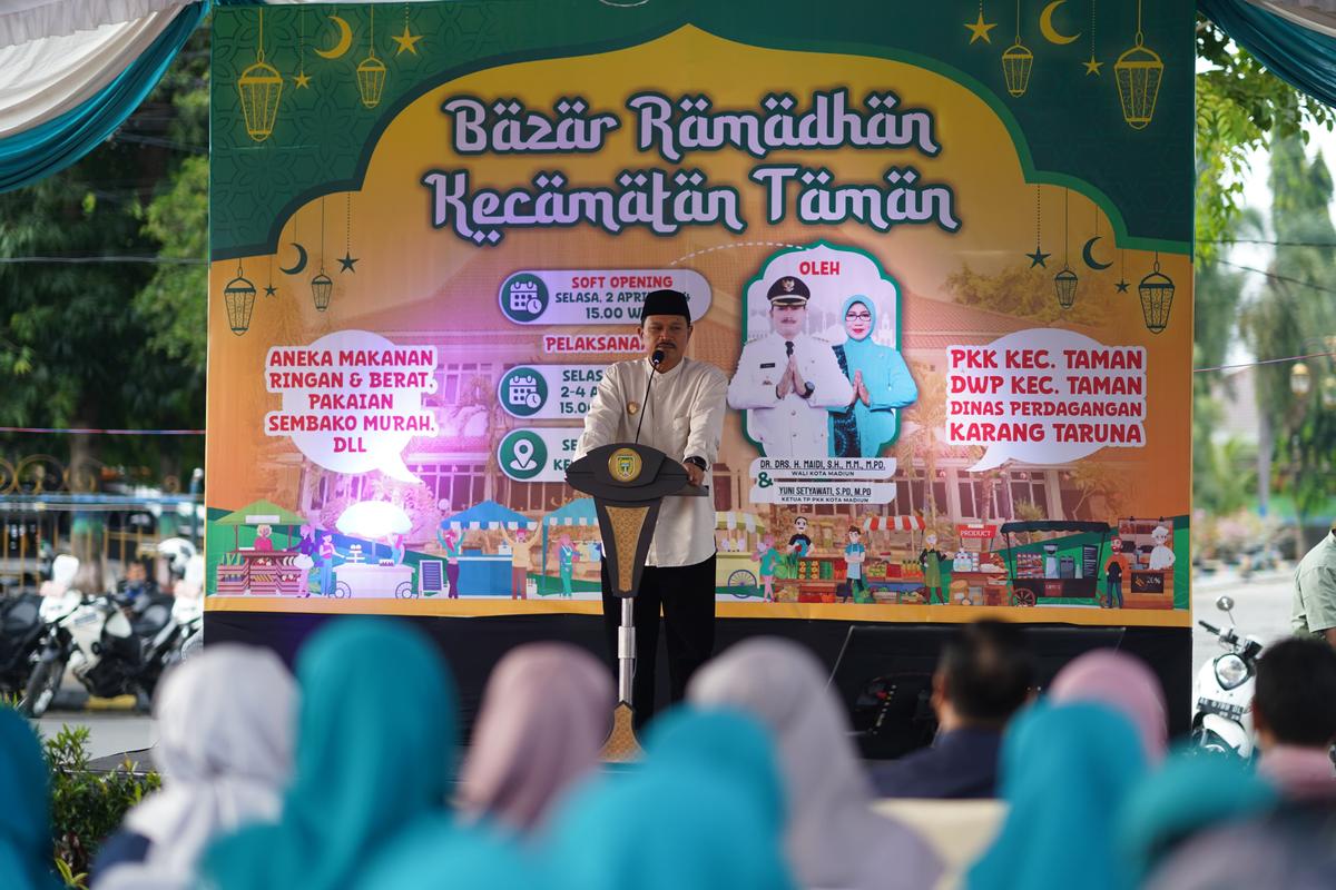 Foto utama berita: Buka Bazar Ramadan Kecamatan Taman, Wali Kota: Bisa Jadi Ajang Mengharap Keberkahan Ramadan