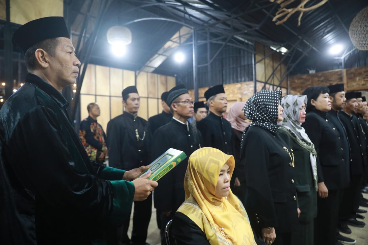 Foto 3 dari 15: Lantik 20 Pejabat, Wali Kota: Tugas Adalah Ibadah, Pejabat Harus Menjadi Contoh
