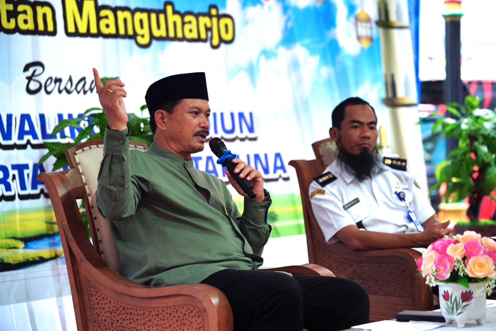 Foto 3 dari 10: Buka Bazar UMKM Di Manguharjo, Wali Kota Ajak Pengusaha Siap Sambut Pemudik