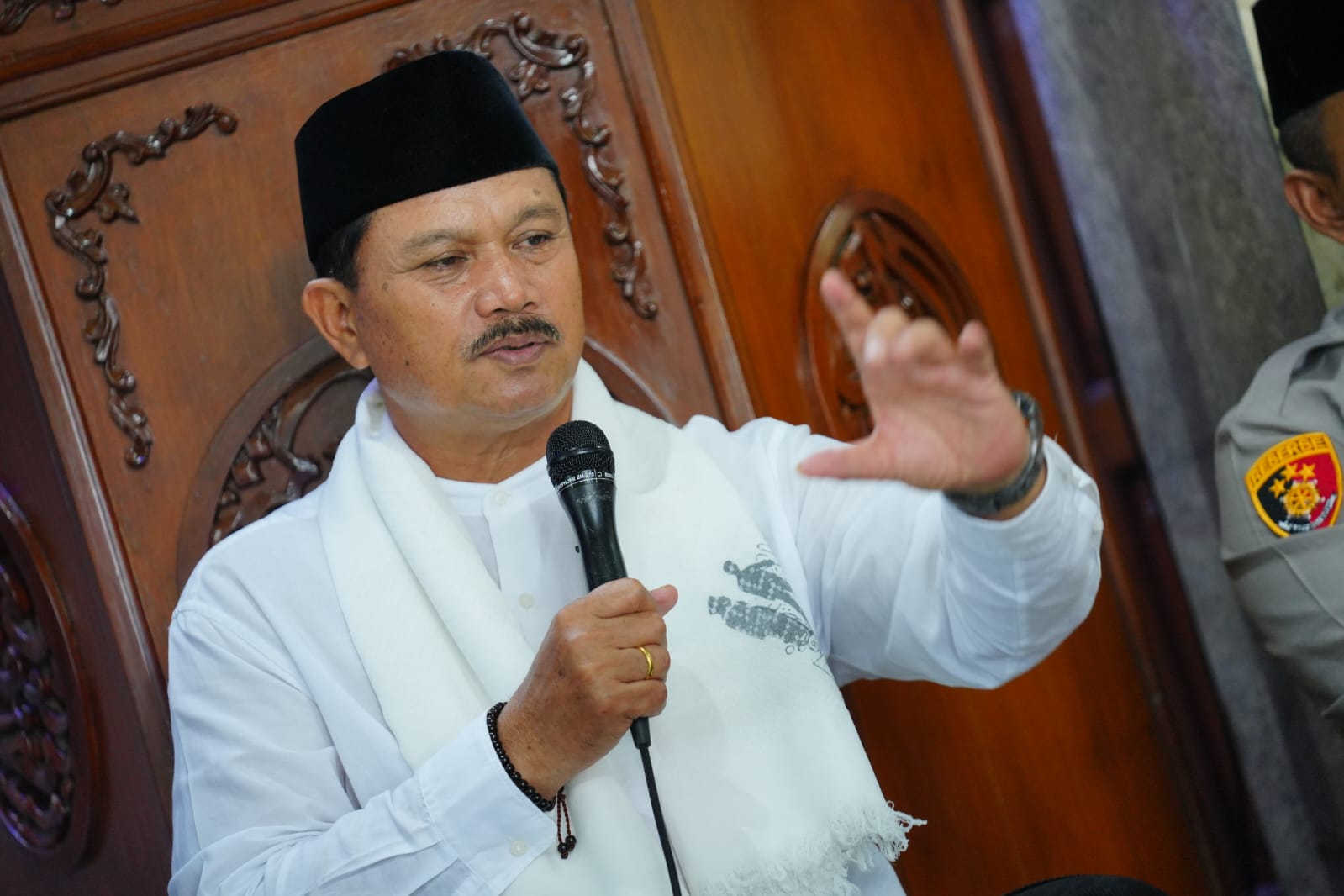 Foto 4 dari 10: Safari Ramadan Salat Jumat di Masjid At-Taqwa, Wali Kota Ajak Jamaah Tingkatkan Ibadah
