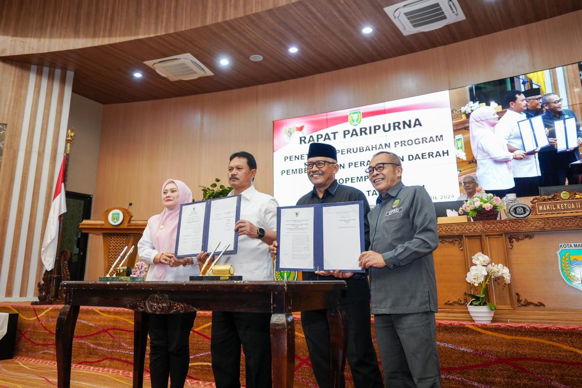 Foto utama berita: Sesuaikan Aturan Pusat, Eksekutif-Legislatif Lakukan Penetapan Perubahan Propemperda 2024