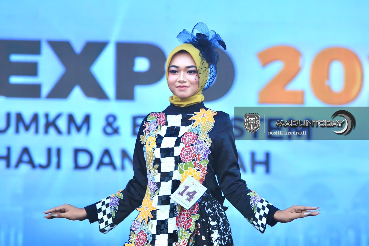 Foto 15 dari 15: Berbalut Gaya Islami, Batik Nusantara Sukses Curi Perhatian di Panggung Expo 2026 UMKM & Ekosistem Haji dan Umrah